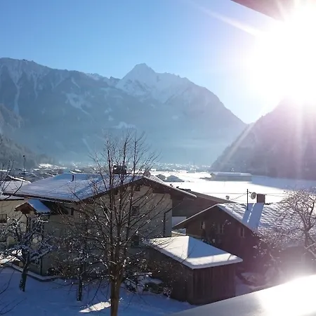 Eckartauerhof 3*