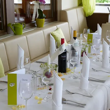 Eckartauerhof ホテル