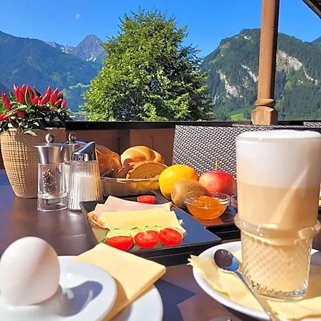 Eckartauerhof 3*