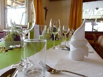 Eckartauerhof 3*