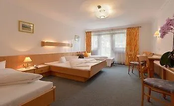 Eckartauerhof 3*
