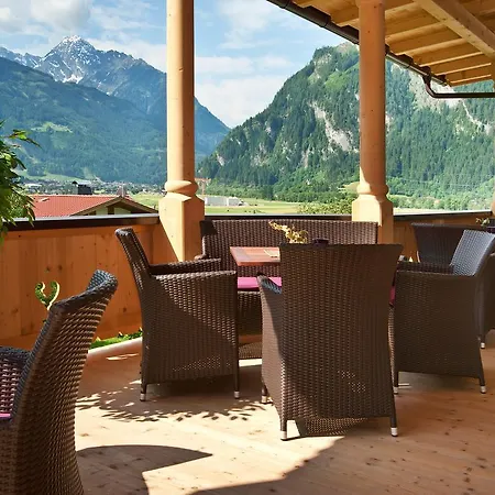 Eckartauerhof 3*
