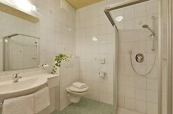 Eckartauerhof 3*
